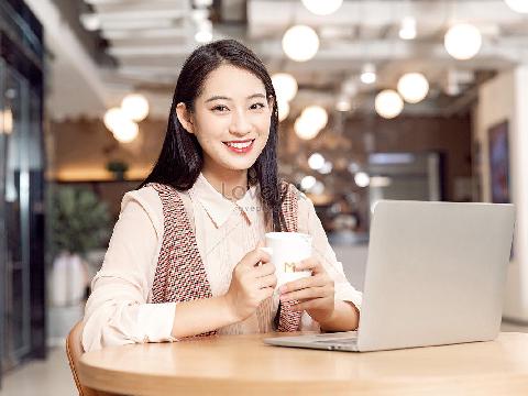 【小说】真的假的？三年恋爱长跑她真的会出轨吗？