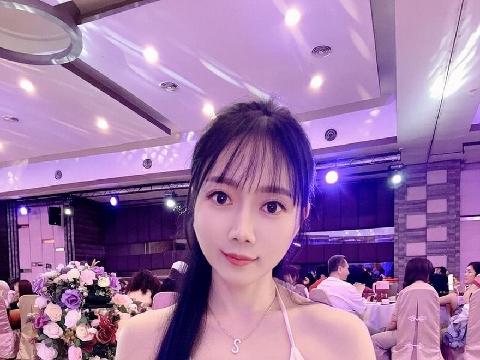 马来西亚《完美人妻微珍的堕落深渊》