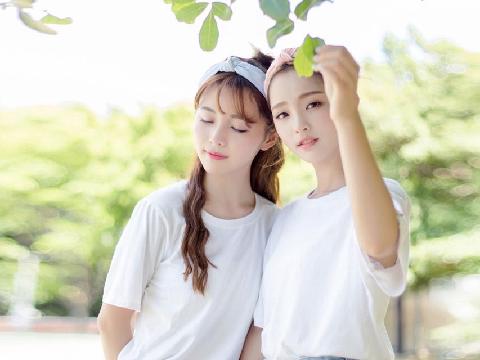 【小说】我跟我同学的姐姐及女友的淫乱生活