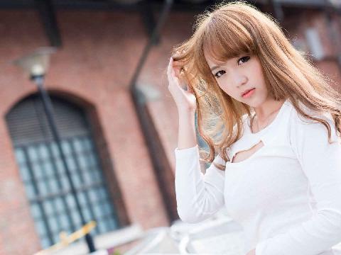 【小说】黑皮前女友与大白马老婆的淫欲人生