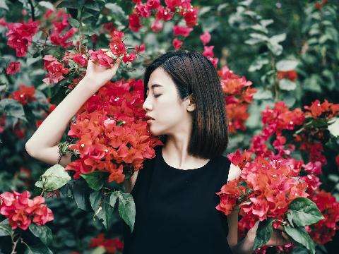 【小说】美丽的妇人变成性奴
