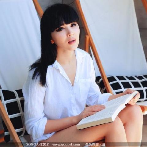 【色图】美屄养眼女郎MALENAF在悠闲的度假