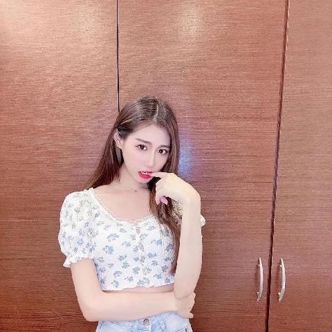 【色图】长发气质正妹 晓晓