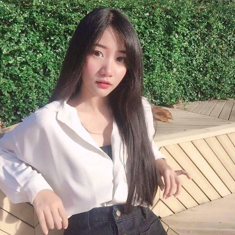 C CUP 美乳萝莉