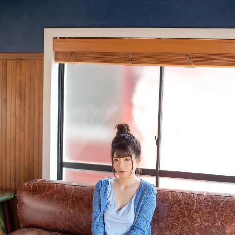 青春学生妹，吹弹可破