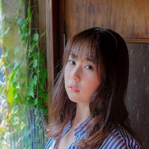 温文日本小姑娘秀美体自怜 - 永濑美奈萌