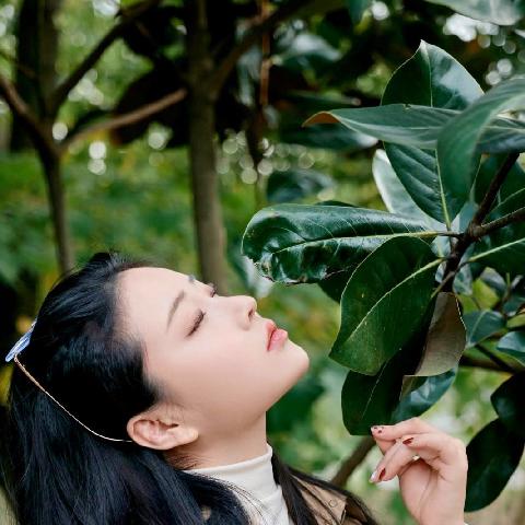 【色图】野外的美女