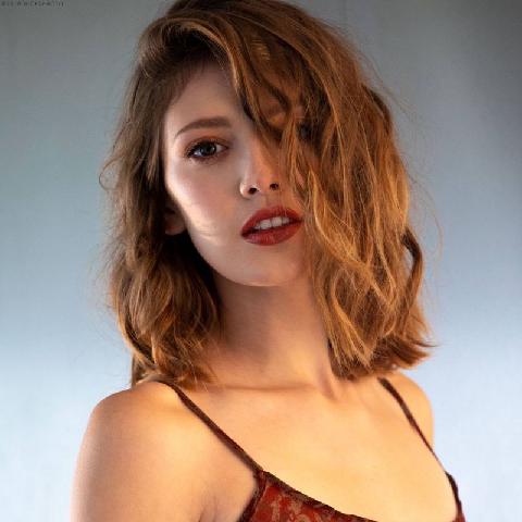 【色图】美得不可方物的年轻高佻洋模展粉嫩肥鲍写真 - Lena Anderson