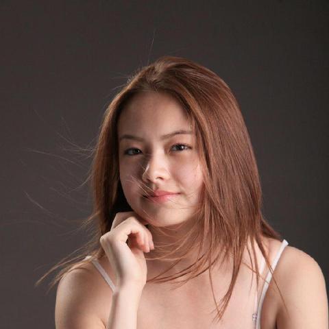 哈萨克美少女 翻开嫩粉美鲍