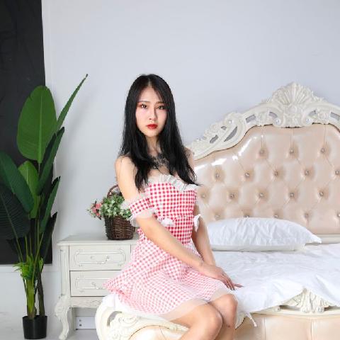 【色图】艺校美女高材生违规脱光开脚翻毛穴私拍 - 喏闵