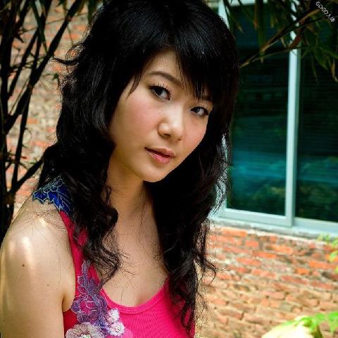 【色图】丰满国模妮萍超大尺度掰屄、尿尿和自慰私拍人体