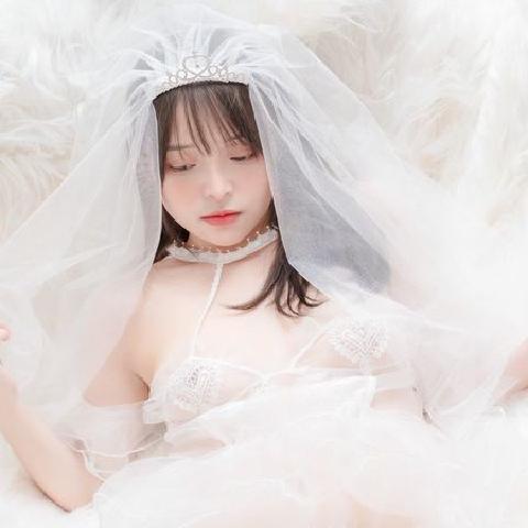 【色图】白白嫩嫩的漂亮少女