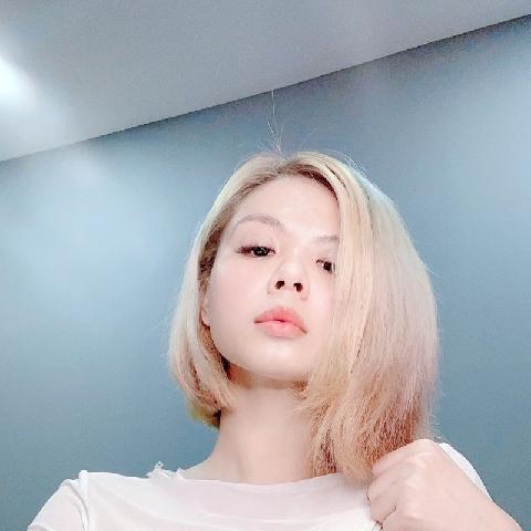 【色图】白白净净、奶子挺美的泰国女郎