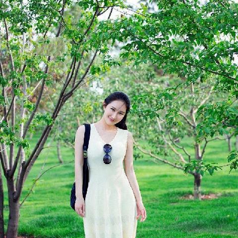 【色图】玉体诱人的推女郎大胆露点诱惑写真 - 谭冰